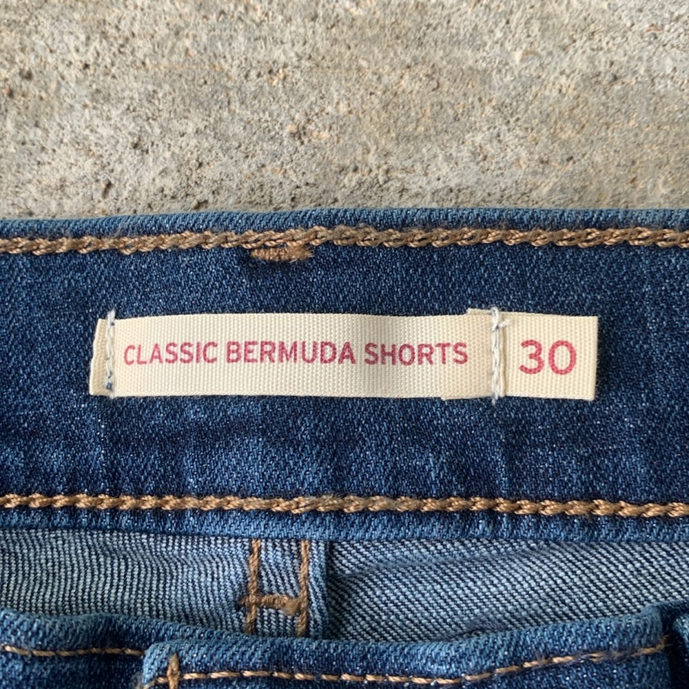 Levi’s Classic Bermuda Shorts - Picture 6 of 12